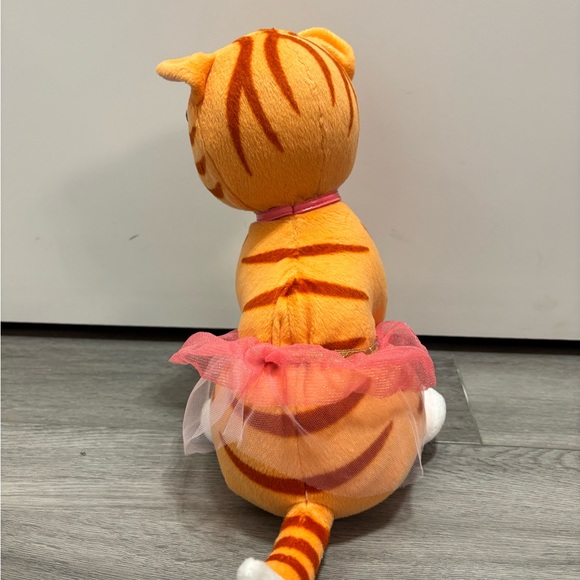 Barbie cat toy from Barbie in the 12 Dancing Princesses - She meows! - Picture 4 of 4